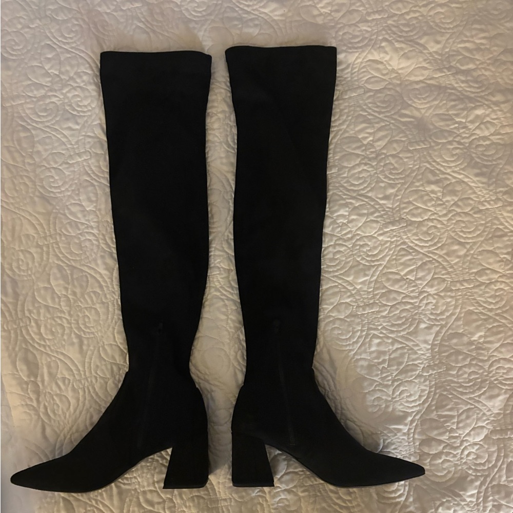 Wild Pair Women's fitted faux suede Over-the-Knee Block Heel Boots. Size 8 1/2
